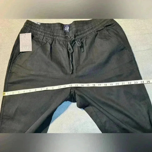 NWT, GAP lightweight pull-on pants in black, size large. - Picture 7 of 9